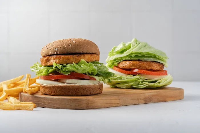 Nation's Giant Hamburgers & Great Pies -NOW OPEN Picture 8