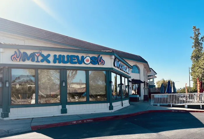 Mix Huevos - Breakfast & Lunch Picture 3