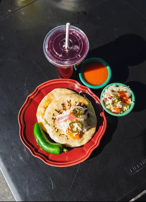 Exquisito Sabor Salvadoreño Picture 3