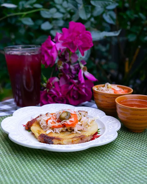 Exquisito Sabor Salvadoreño Picture 5