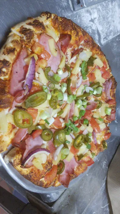 Round Table Pizza Picture 3