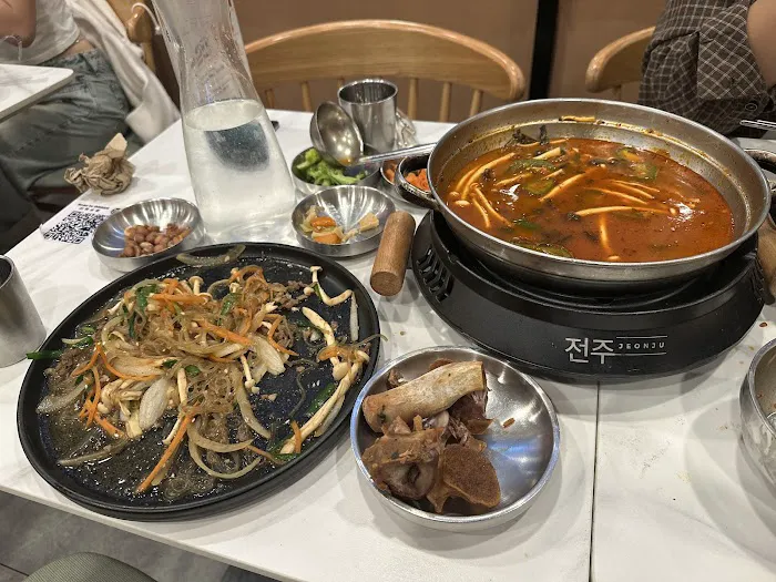 Jeonju Hostetter Picture 8