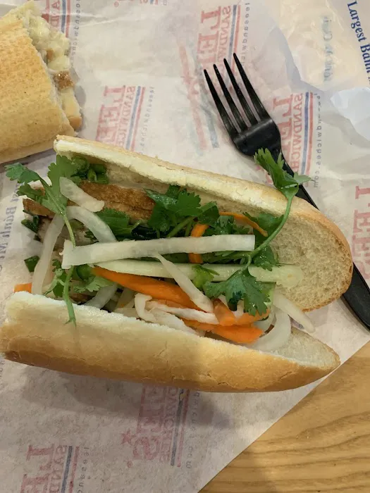 Lee's Sandwiches Picture 1