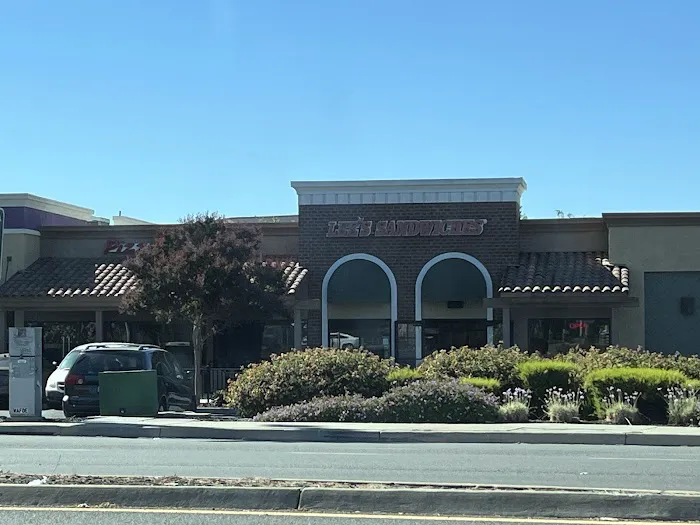 Lee's Sandwiches Picture 6