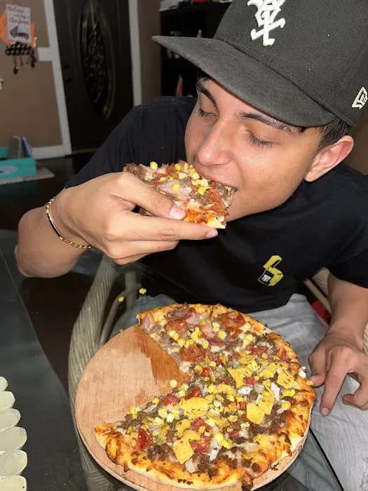 Johan’s pizza CA Picture 1