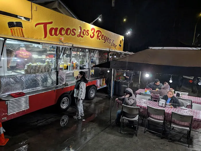 Tacos Los 3 Reyes Tacos Picture 8