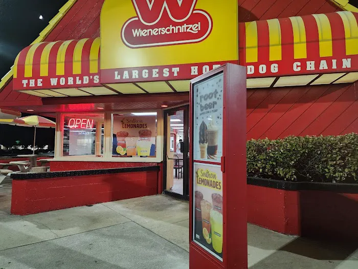 Wienerschnitzel Picture 2