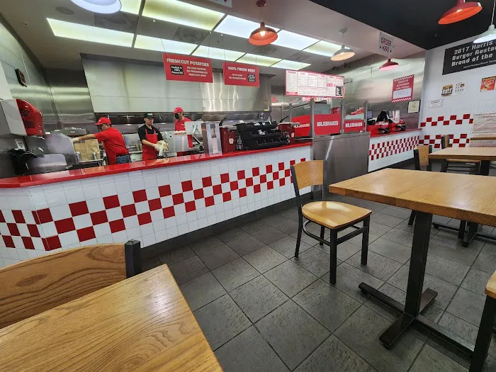 Five Guys Picture 3