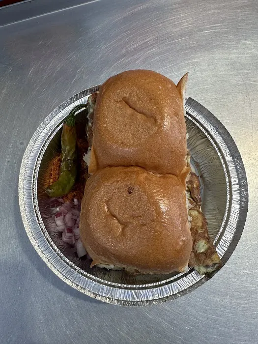 Indian Street Food - Food Truck Picture 4