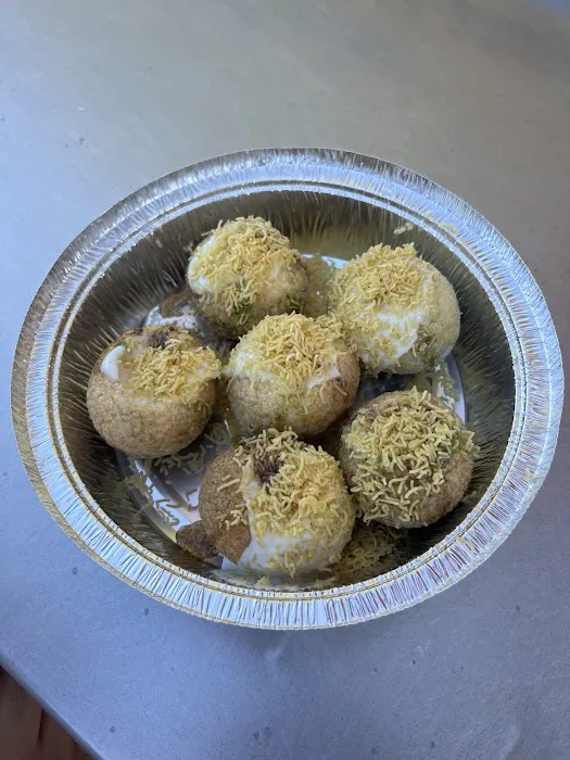 Indian Street Food - Food Truck Picture 6