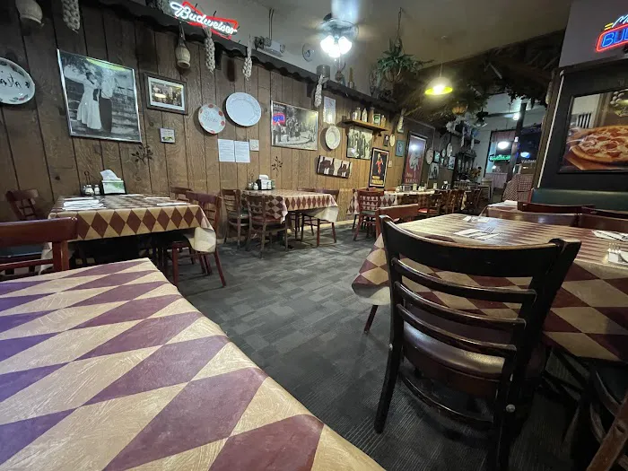 Gumba's Italian Restaurant Picture 4