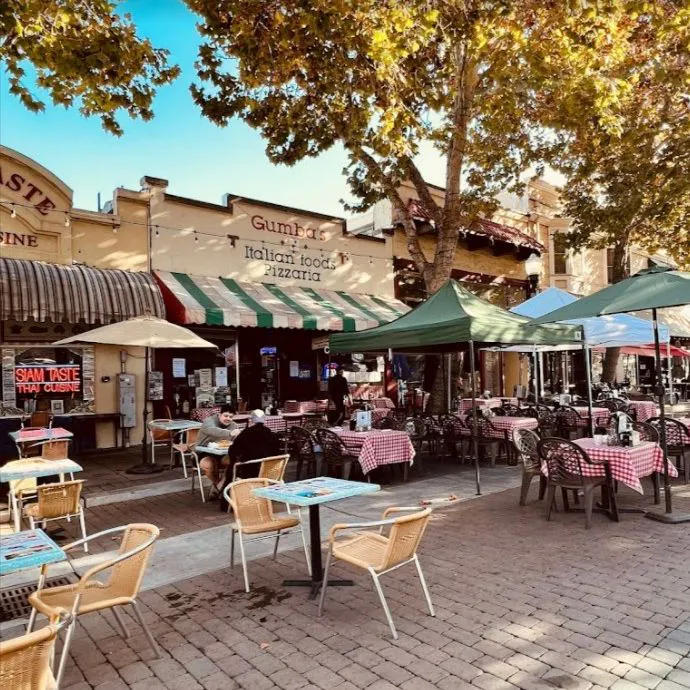 Gumba's Italian Restaurant Picture 10