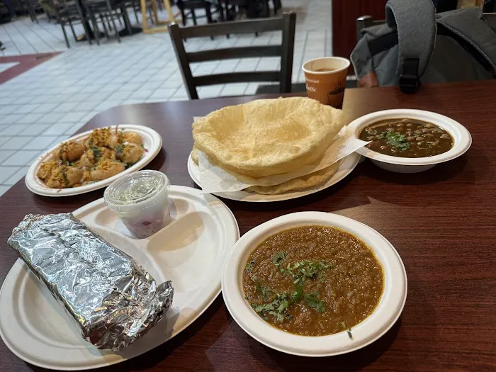 Delhiwala Chaat Restaurant Picture 2