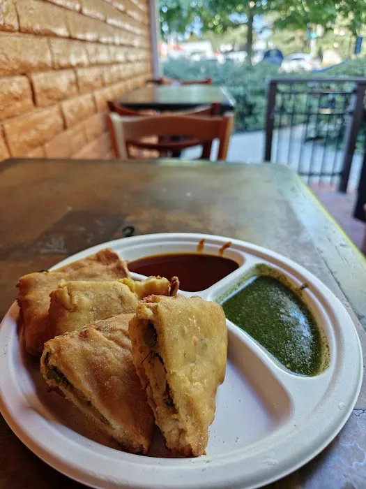 Delhiwala Chaat Restaurant Picture 5