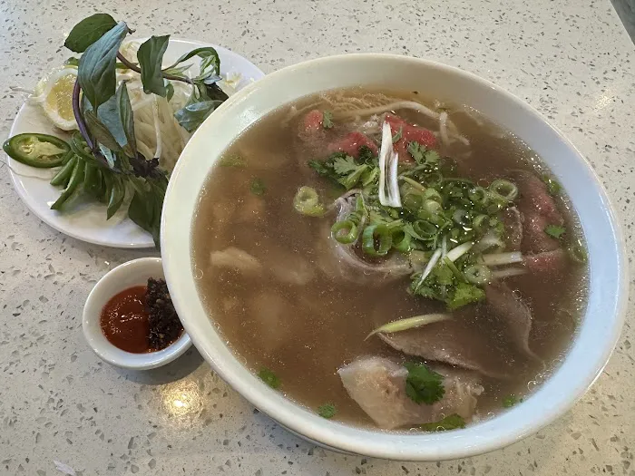 Phở 24 | Vietnamese Cuisine & Sweet Tea Picture 9