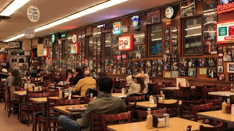 Best 24/7 Fast Food Chains Offering Midnight Meals and Late-Night Snacks