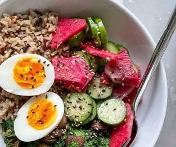 Where to Find Healthy and Light Meals at Restaurants Open Late Tonight