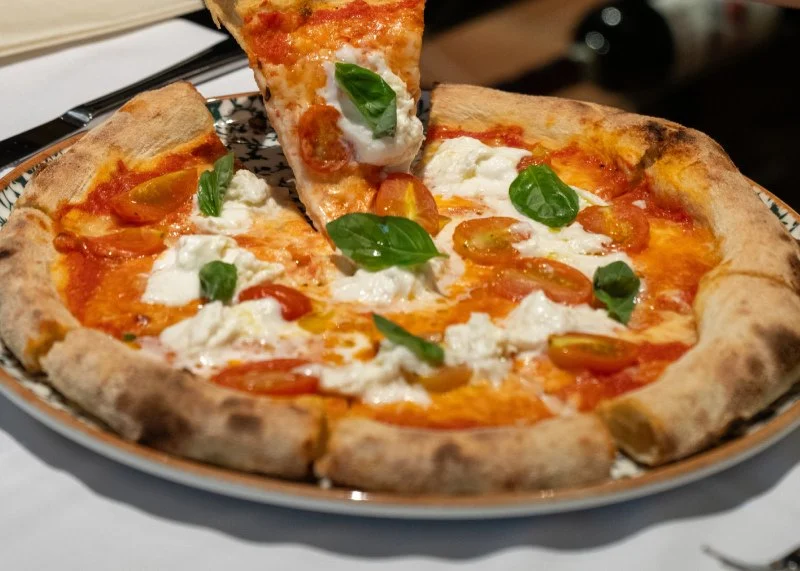 Best Italian Restaurants Open Late for Midnight Pizza and Pasta Dishes