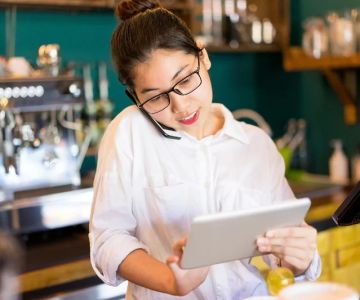 How Restaurants Are Using Technology to Stay Open Later & Serve More Customers