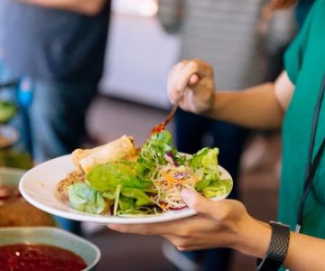 How to Choose Restaurants Open Near Me for a Healthy Meal After Work
