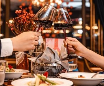 Late-Night Fine Dining: Where to Find Elegant Restaurants Open After Hours