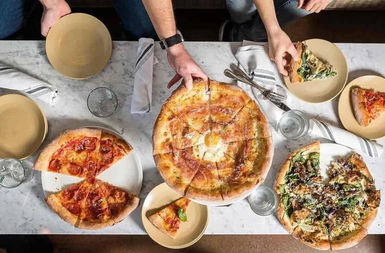 The Best Pizza Restaurants Open Late Near Me for a Midnight Snack