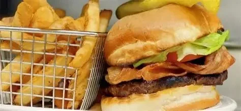 The Best 24/7 Diners That Offer Everything from Burgers to Breakfast All Day