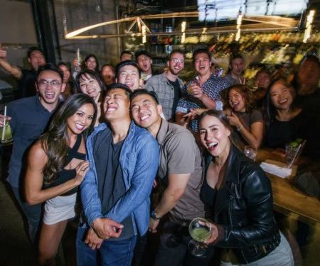 Exploring the Best “Dinner and a Show” Restaurants Open Late at Night