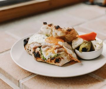 Best Fast-Casual Spots Open Late for a Quick and Delicious Meal