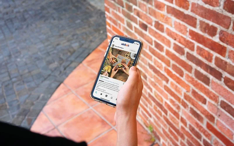 How to Read Restaurant Reviews to Determine if the Place Is Actually Open Now