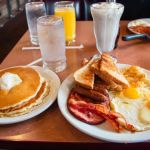 Top 15 Breakfast Restaurants Open Before 8 AM in Major U.S. Cities
