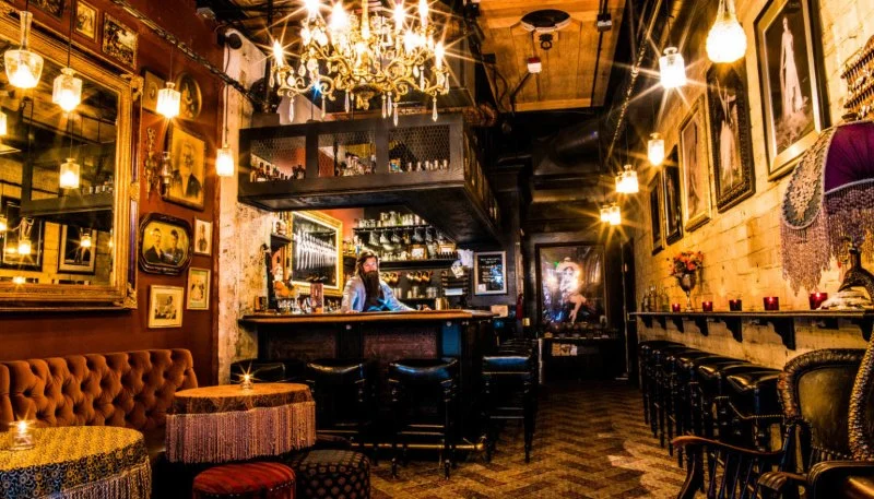 Discovering Hidden Bars and Restaurants Offering Late-Night Special Deals