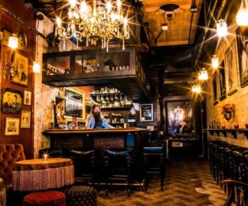 Discovering Hidden Bars and Restaurants Offering Late-Night Special Deals