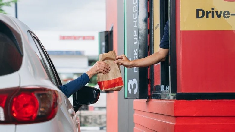 Top Restaurants Offering Convenient Drive-Thru Services for Quick Meals