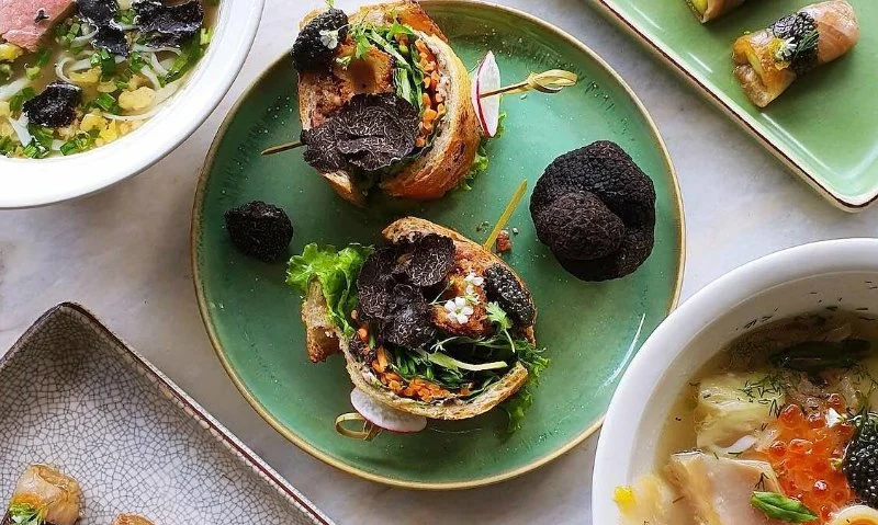 Effortless Dining: Restaurants That Don’t Try Too Hard but Still Impress