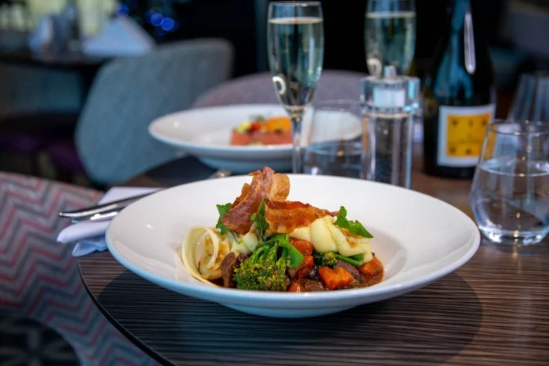 Discover Restaurants That Are Perfect for Both Lunch and Dinner | Dining Guide