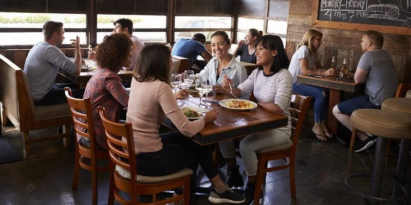 Dining Out Without Long Waits on Busy Weekends