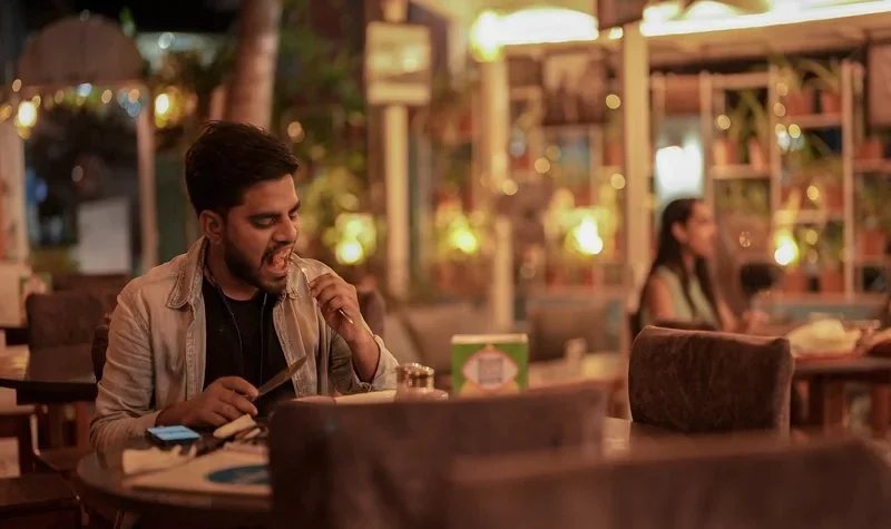 What Makes Some Restaurants Stand Out Late at Night