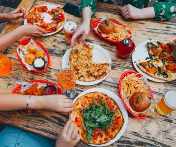What to Look for When Searching for Late Night Food That Feels Complete